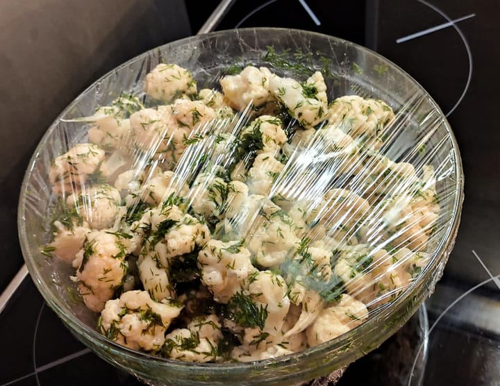 Туршия от пресен карфиол и копър