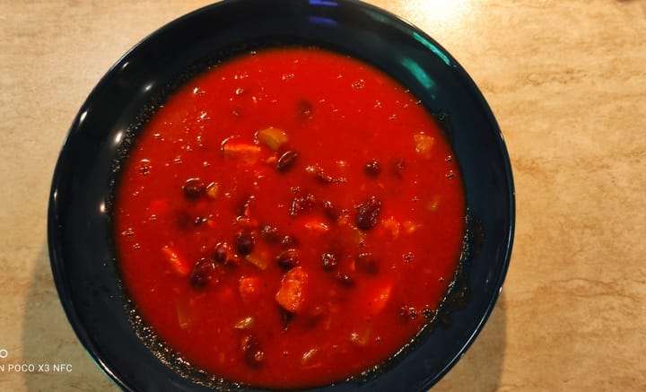 Пикантна доматена супа