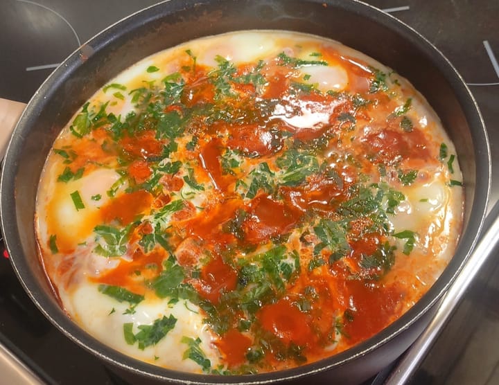 Шакшука - вкусът на слънцето в един тиган