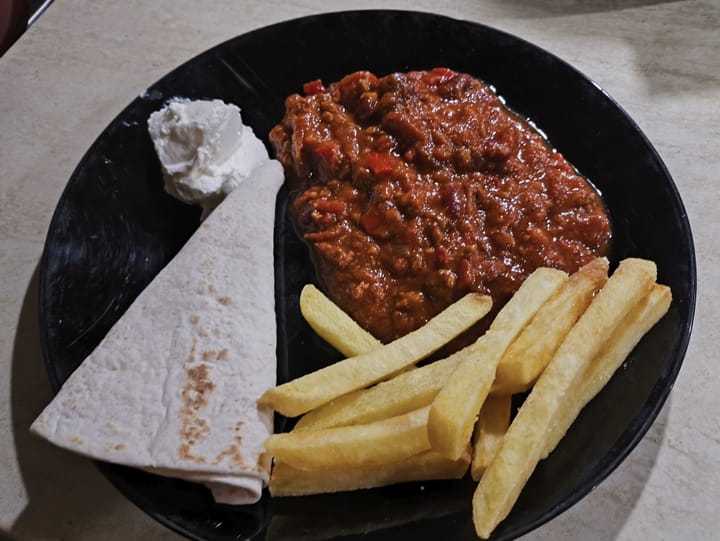 Чили кон карне – класика с огнен вкус